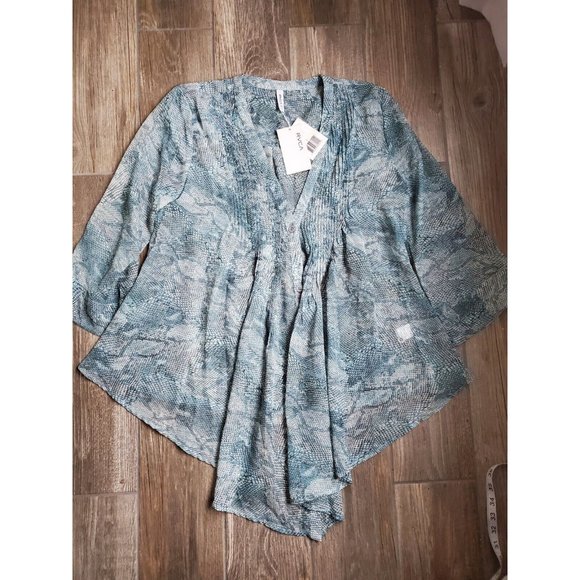 Nwt Rvca Sheer Snake Print Bluse W/ Flared Sleeves In Aqua Blue&Green Size Large - Picture 8 of 9
